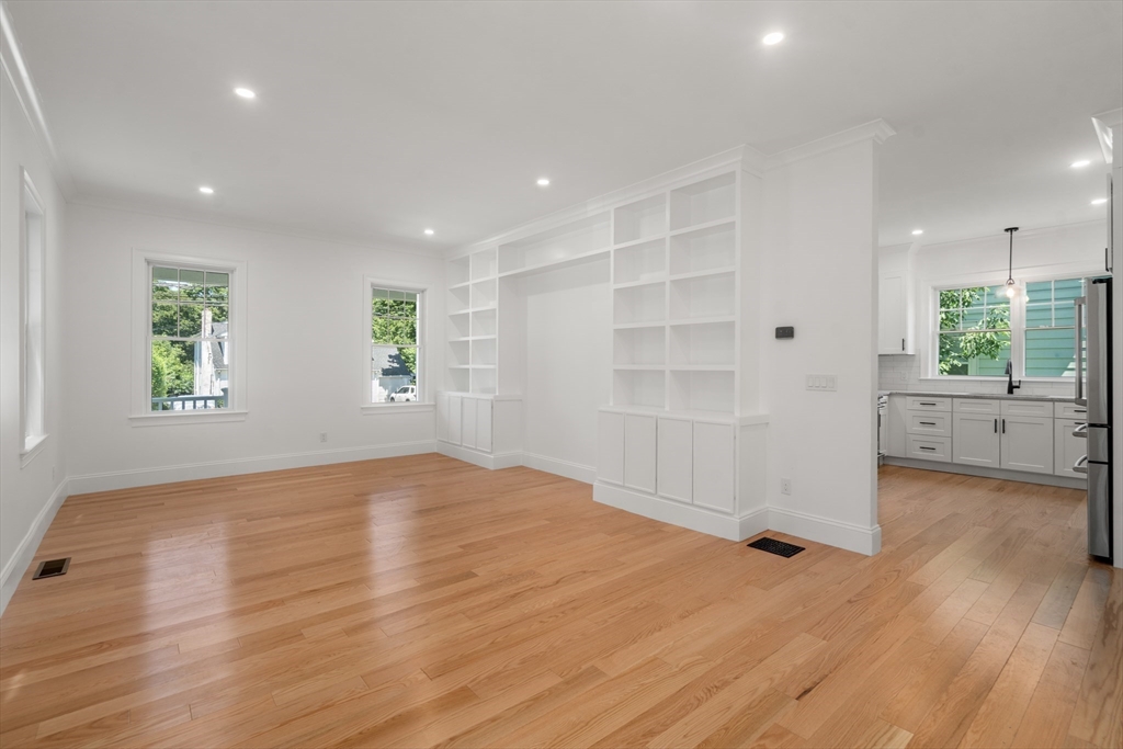 92 Pond Street Property Photo 7