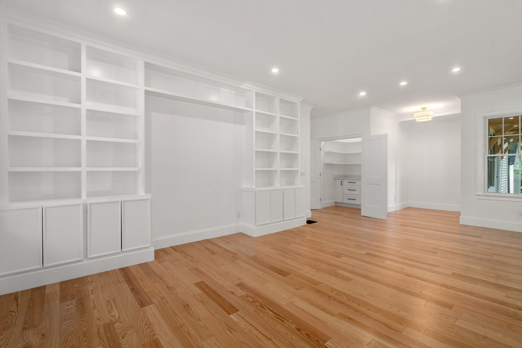 92 Pond Street Property Photo 9