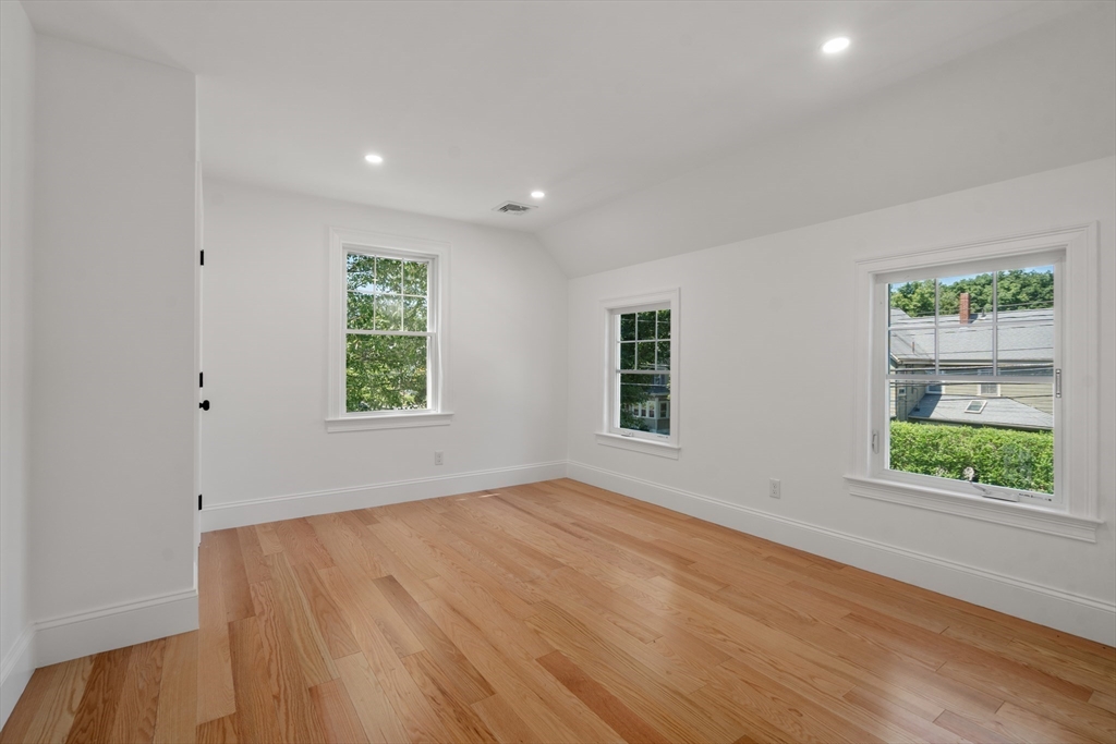 92 Pond Street Property Photo 10