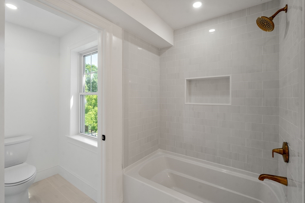 92 Pond Street Property Photo 21