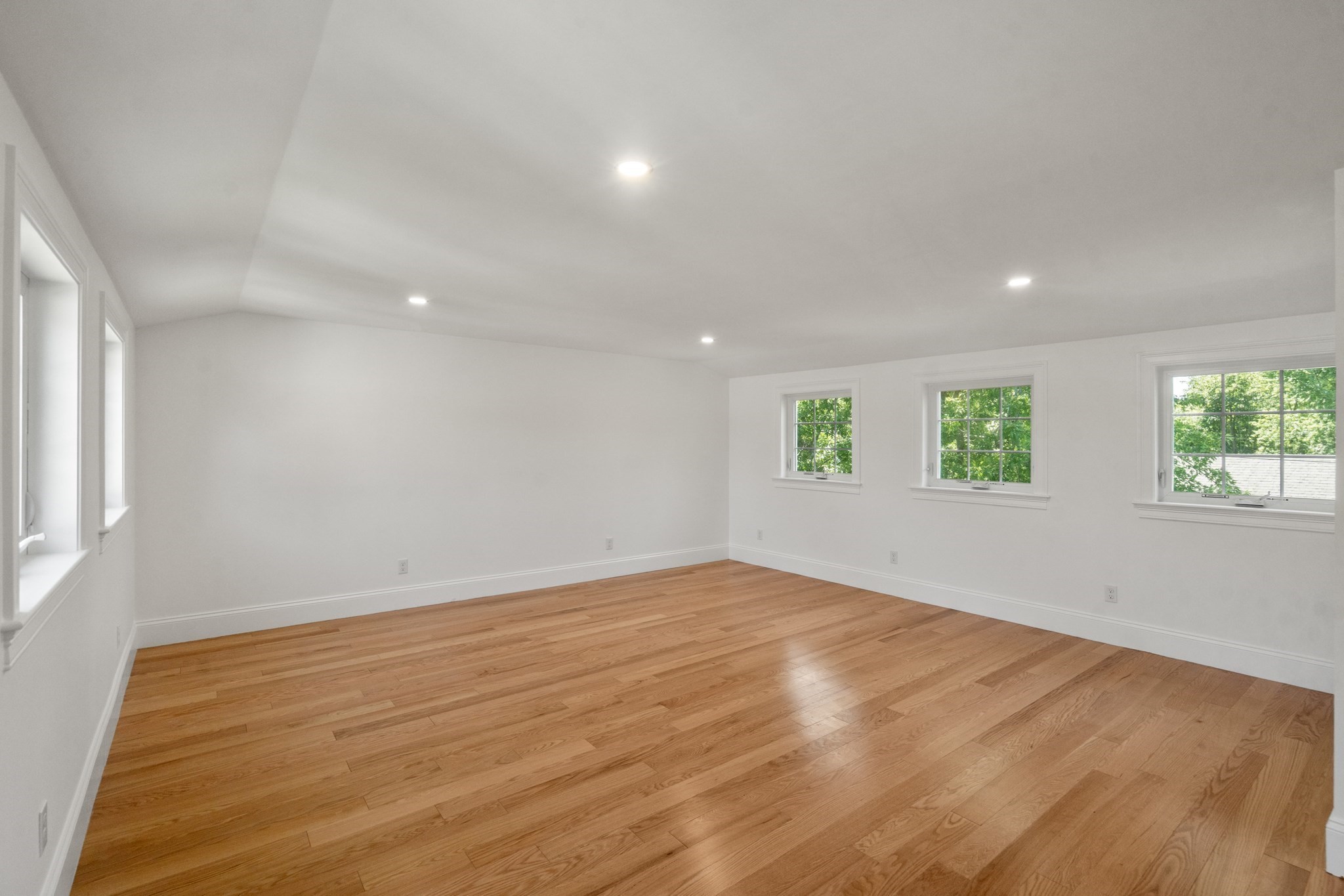 92 Pond Street Property Photo 24
