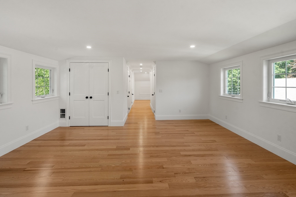 92 Pond Street Property Photo 25