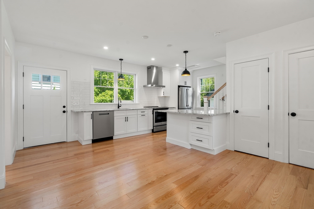 92 Pond Street Property Photo 29