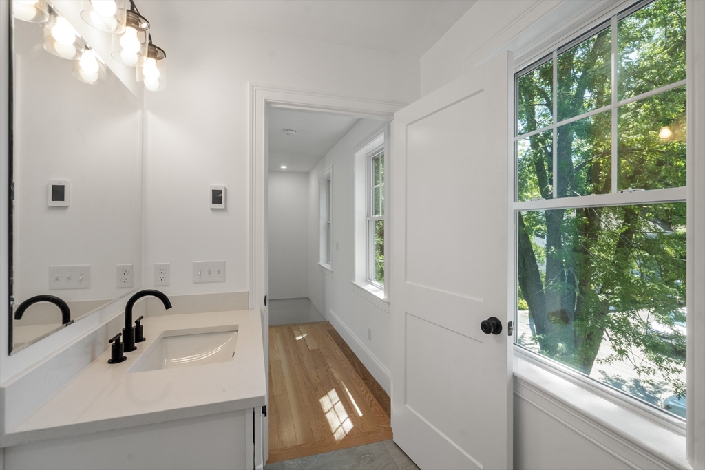92 Pond Street Property Photo 34
