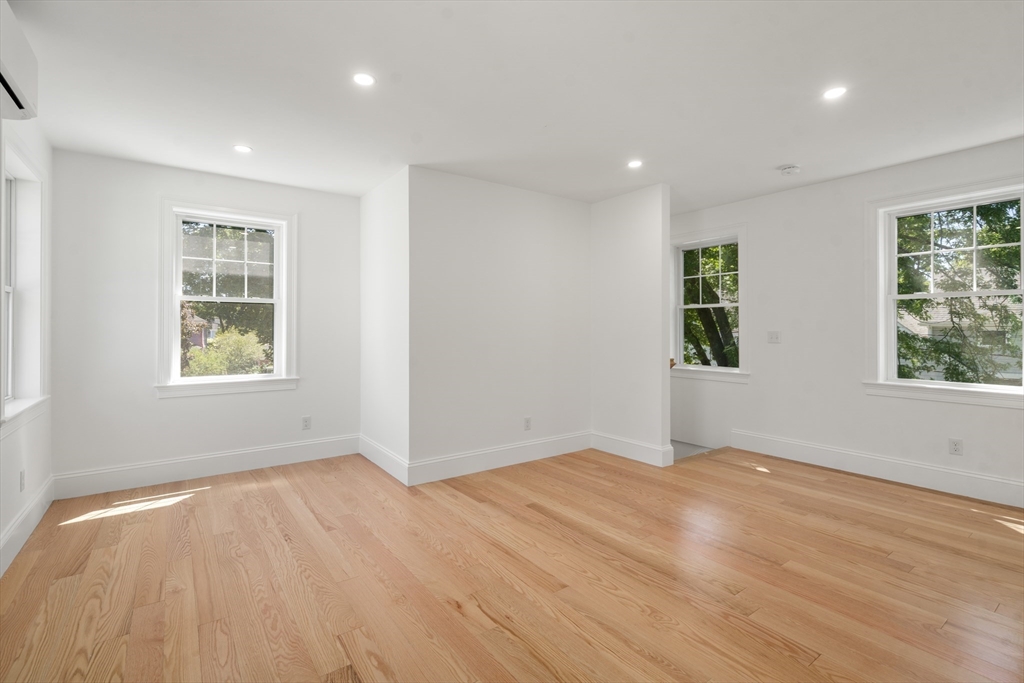 92 Pond Street Property Photo 35