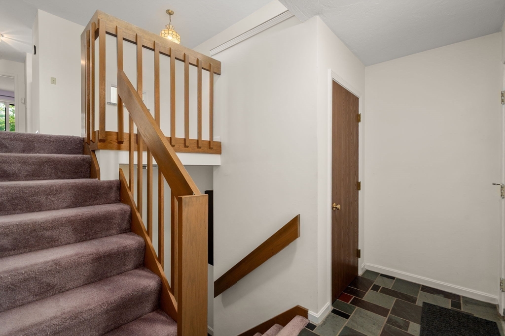 50 Londonderry Rd # 50 Property Photo 4