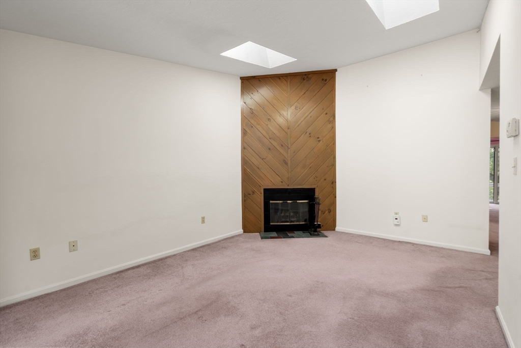 50 Londonderry Rd # 50 Property Photo 8