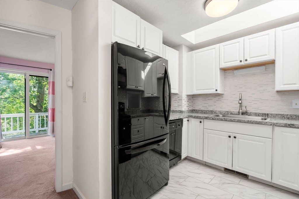 50 Londonderry Rd # 50 Property Photo 10