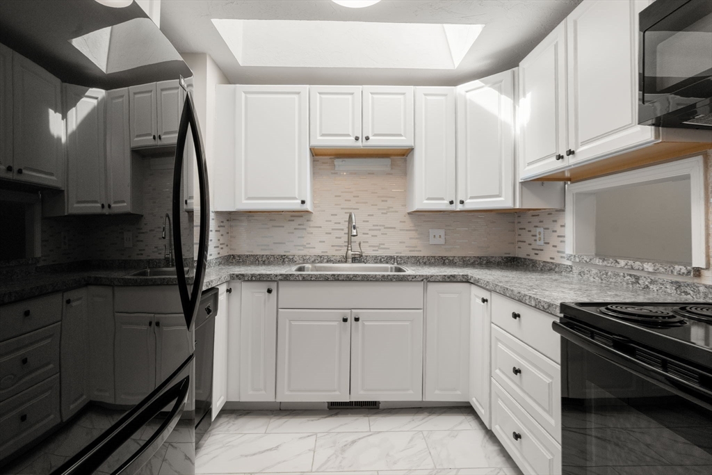 50 Londonderry Rd # 50 Property Photo 11