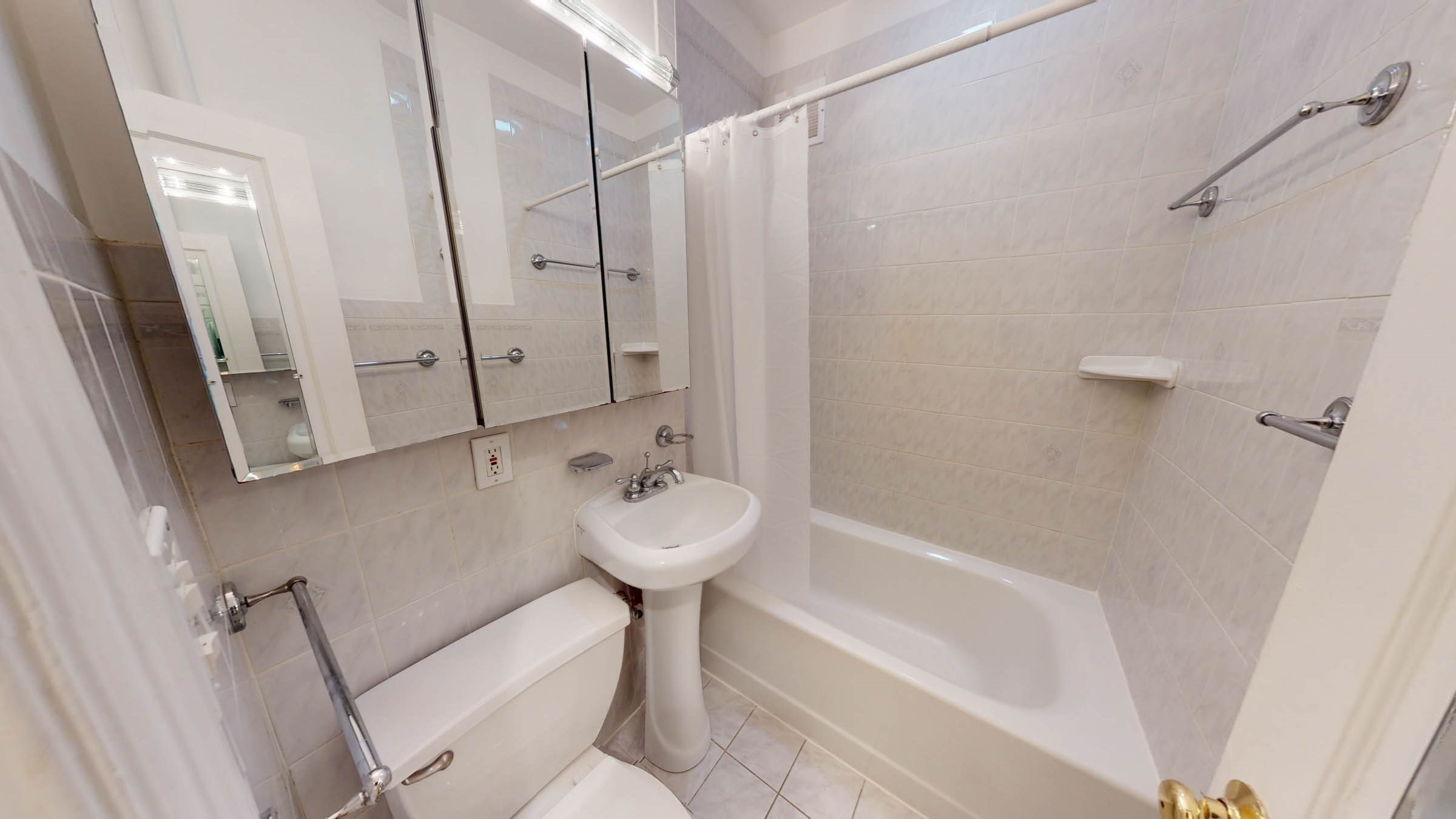 311 Tappan St # 3 Property Photo 26