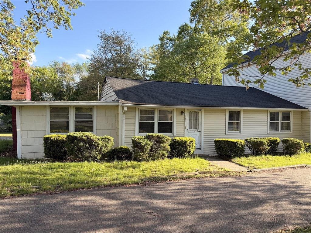 167 Schoosett St Property Photo 2