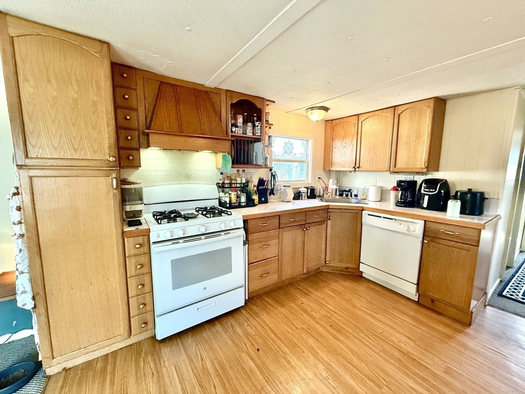 868 Southampton Rd # 43 Property Photo 3
