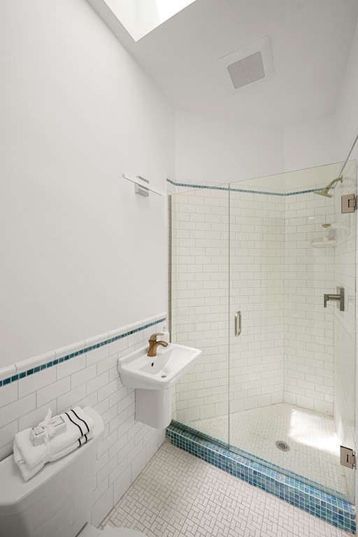 107 Jersey # 15 Property Photo 14