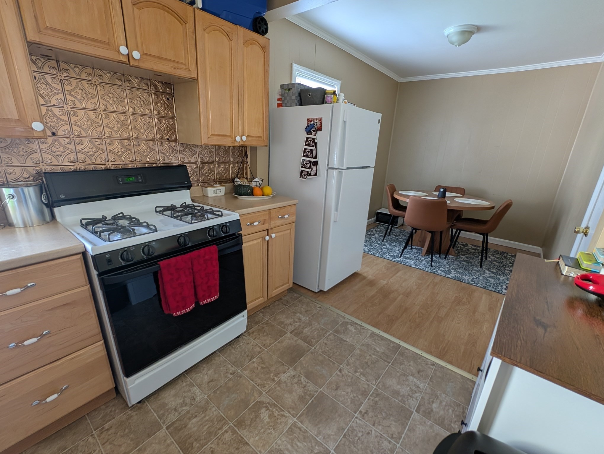 131 Thomas St Property Photo 5