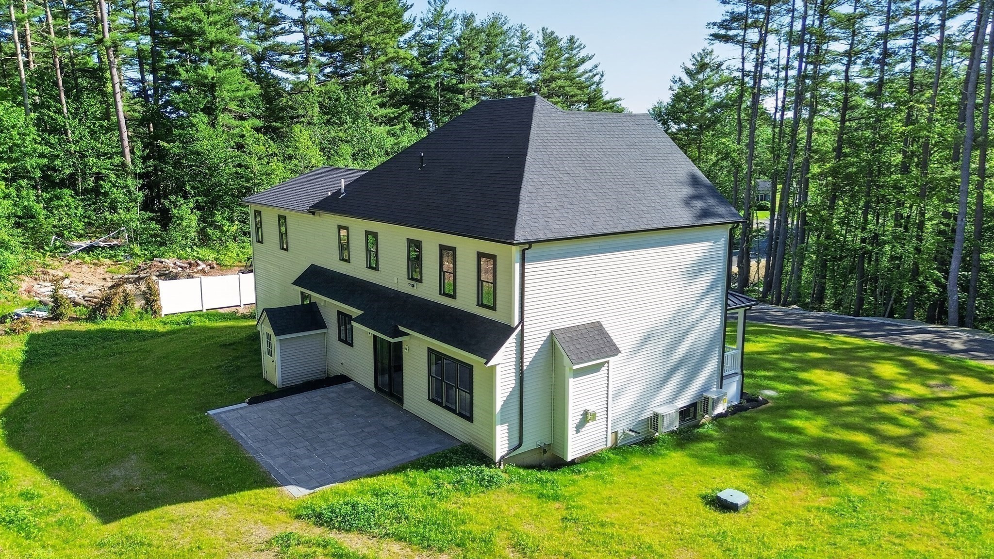 32 Mendon St Property Photo 6