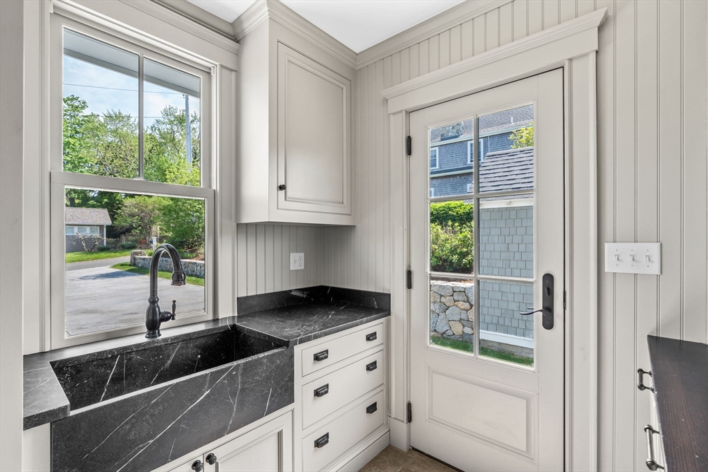 48 Whiton Ave Property Photo 29