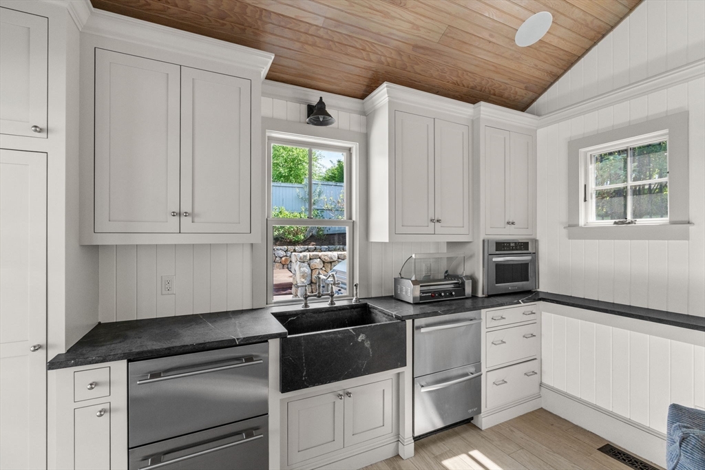 48 Whiton Ave Property Photo 37