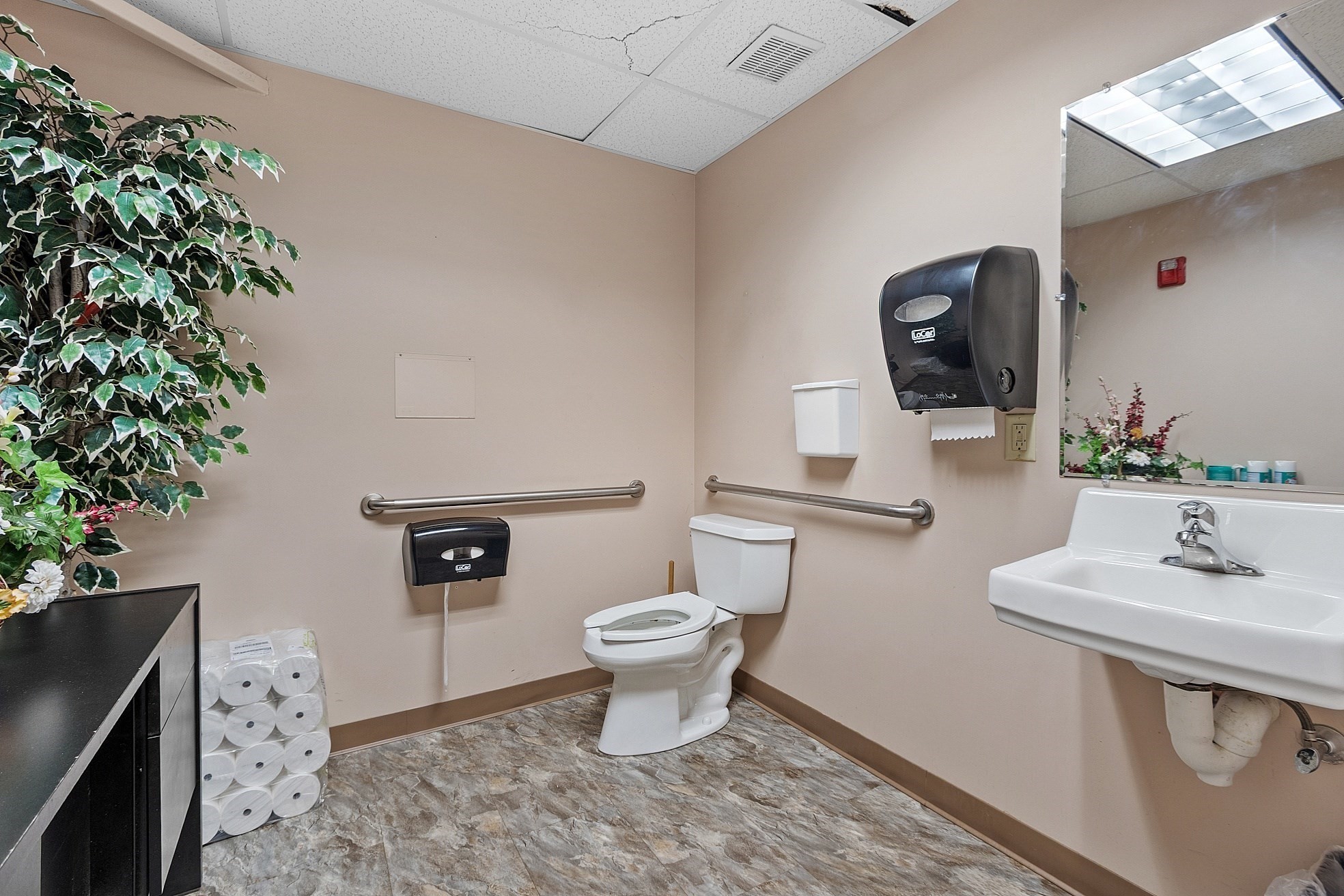 67 Whalon Street Property Photo 23