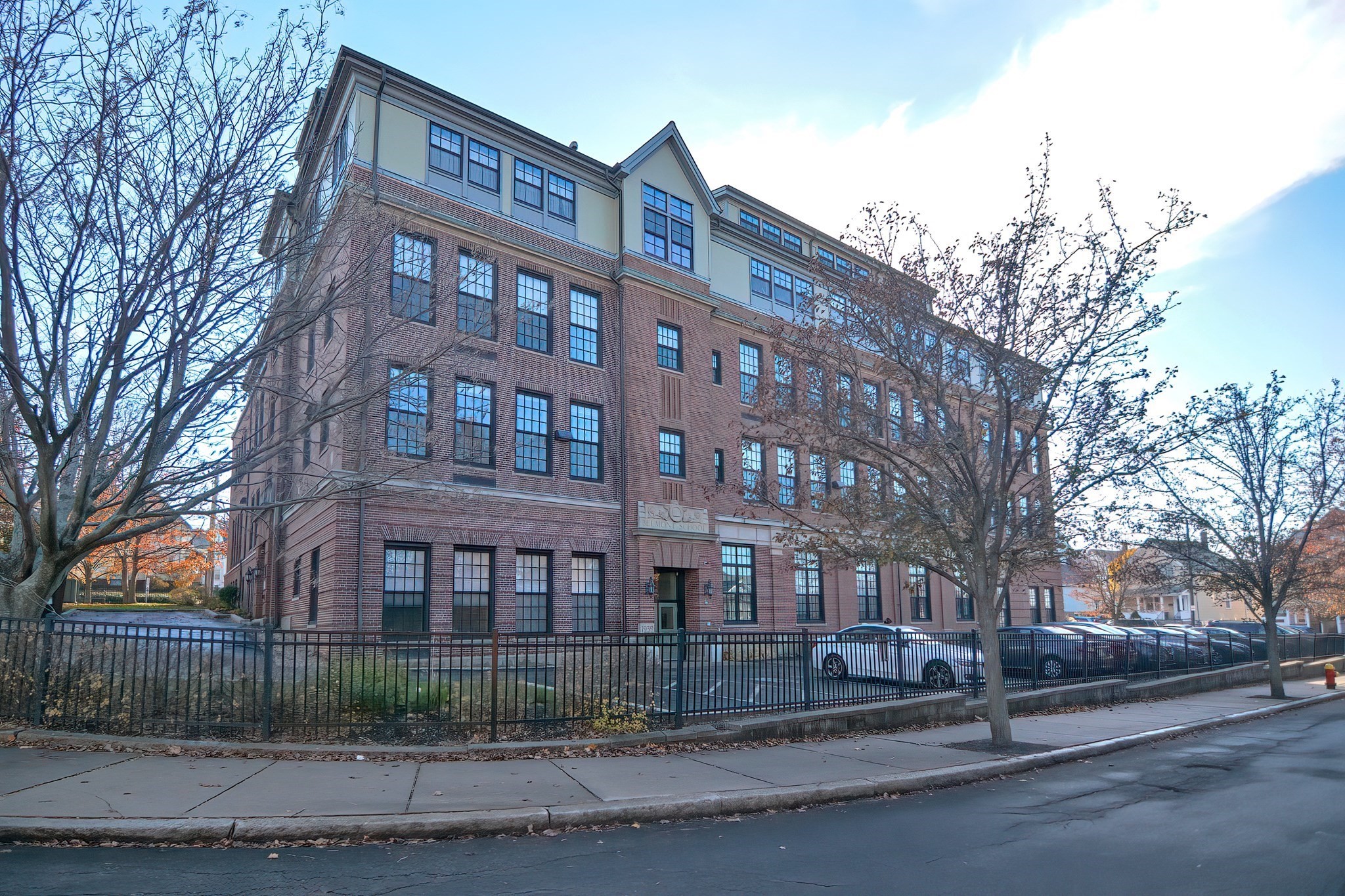 72 Ashland St # 410 Property Photo 1