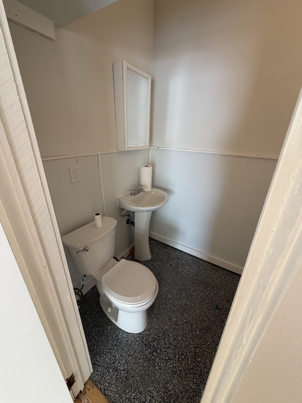 526 College Hwy # 2 Property Photo 11