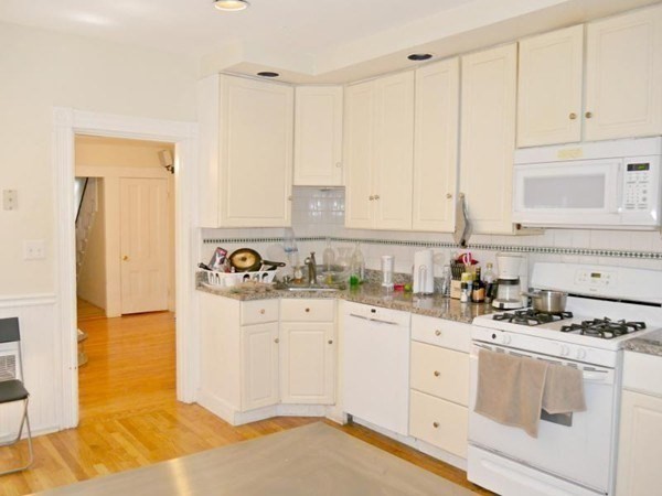38 Sciarappa Street Property Photo 8