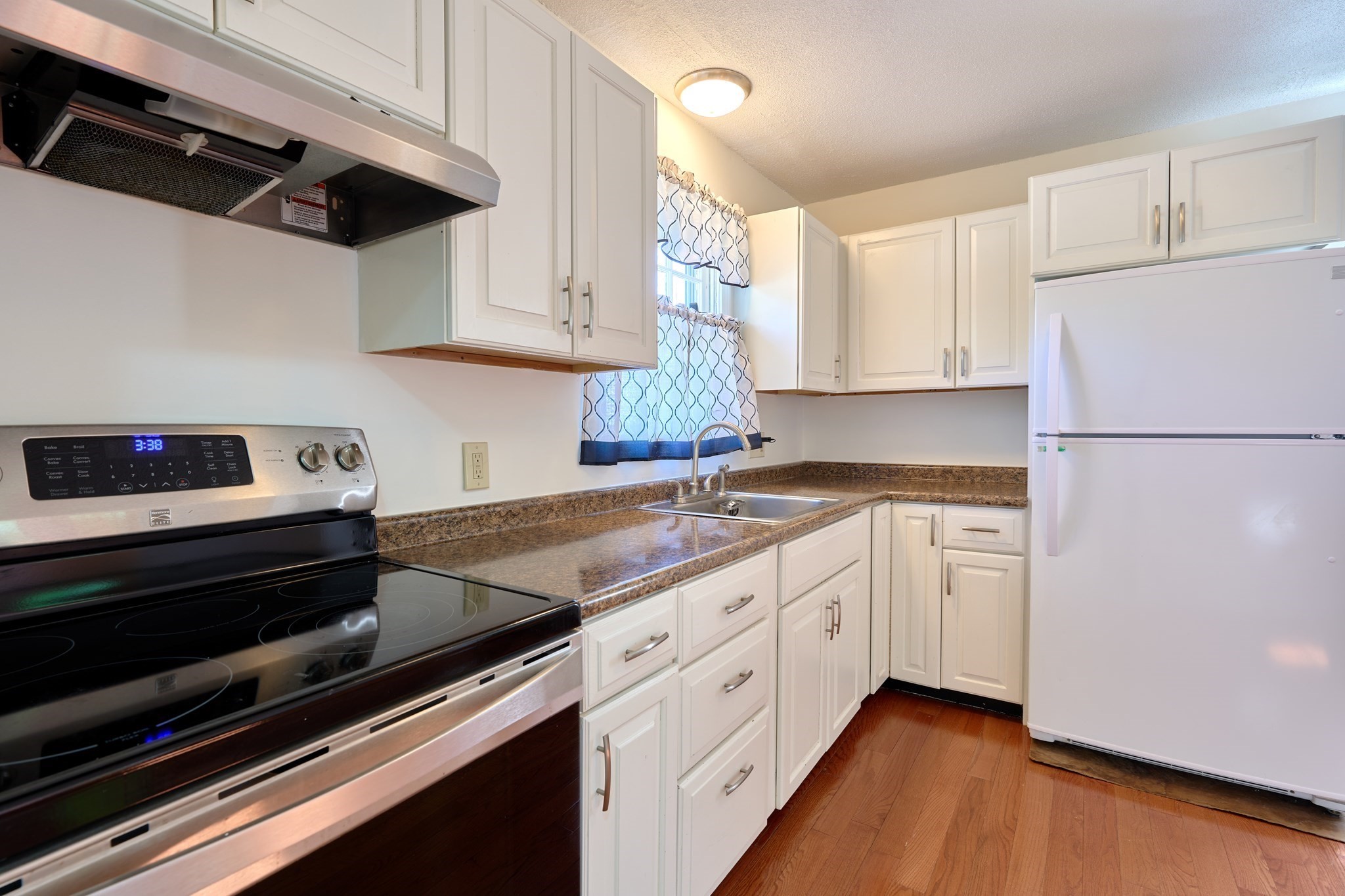 179 Pleasant Valley St # A Property Photo 6