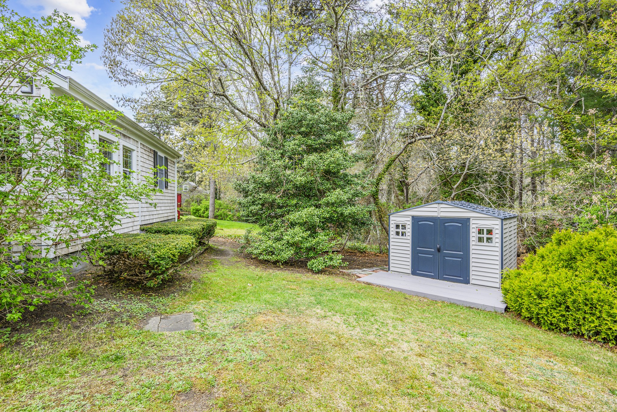 14 Ahab Property Photo 22