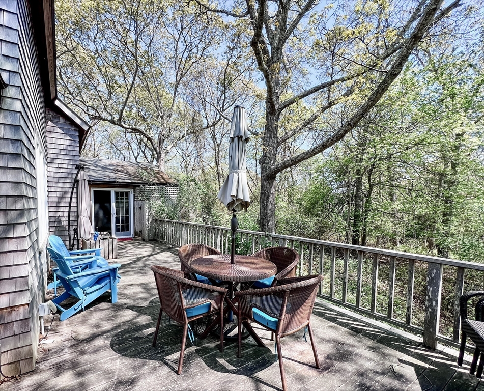 225 Lamberts Cove Rd Property Photo 30