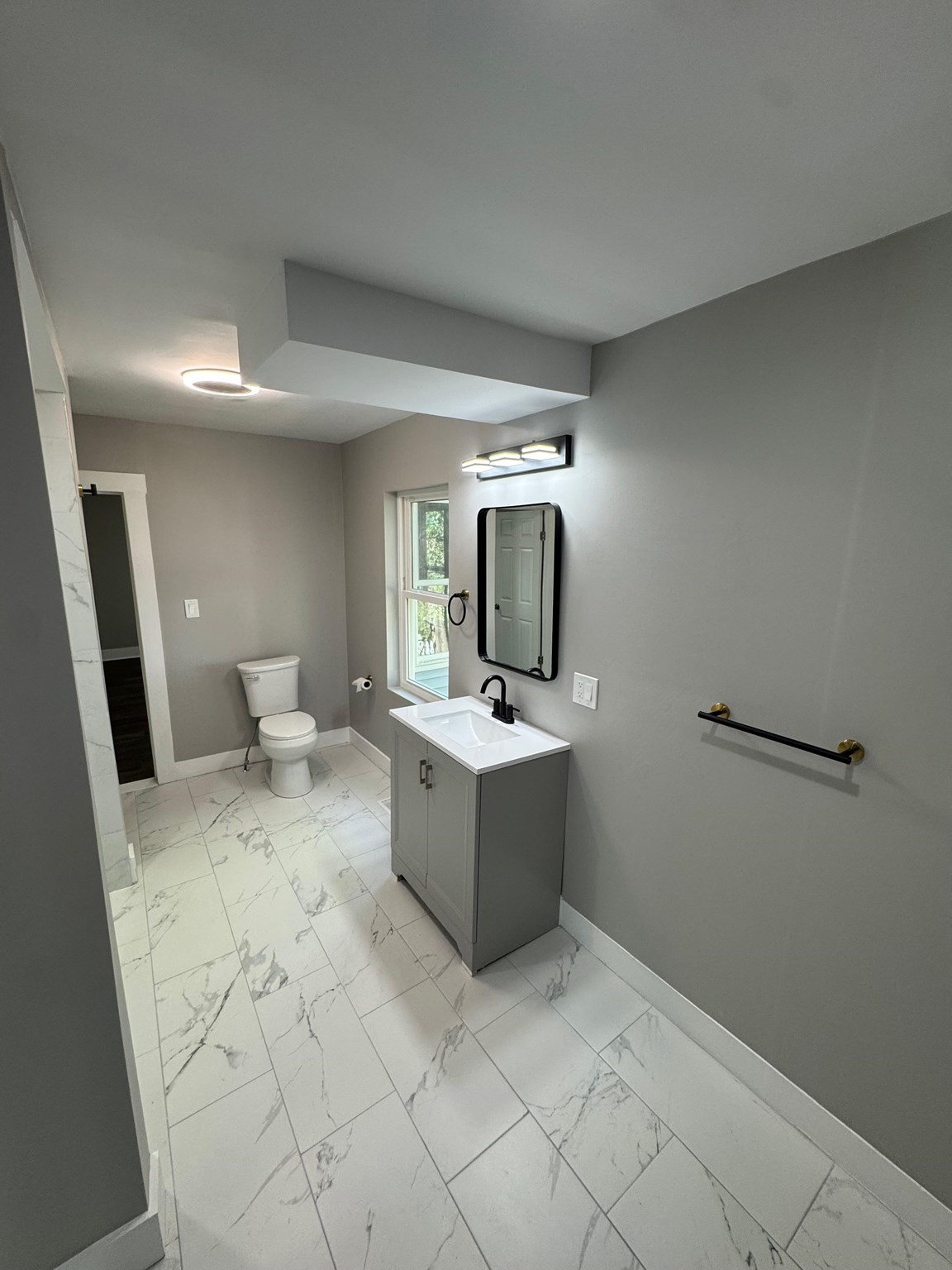 32 Main St Property Photo 14