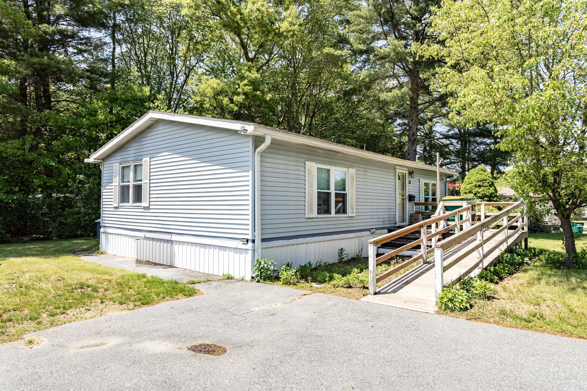 39 Friendship Drive Property Photo 2