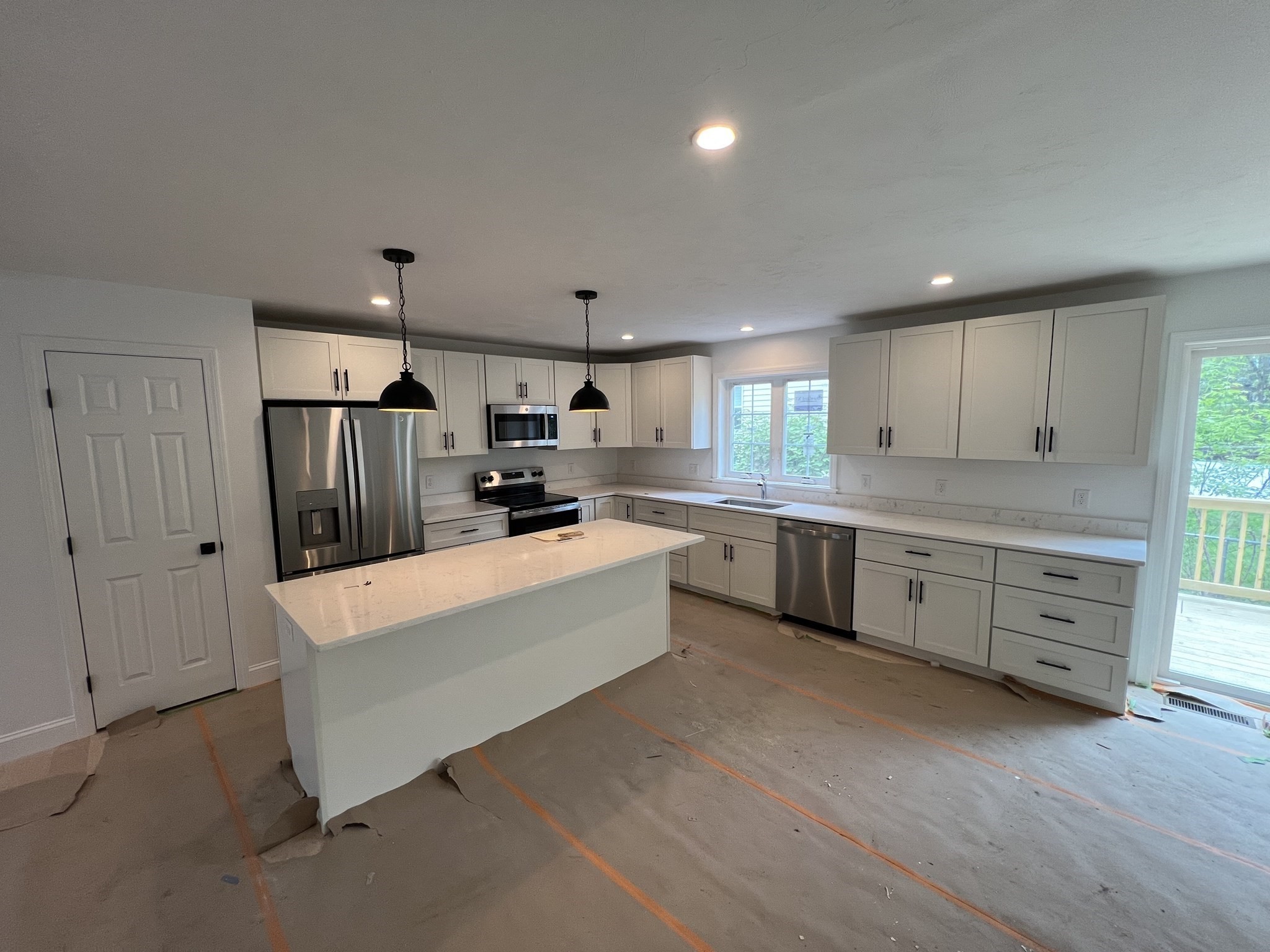 39 Lincoln Street # A Property Photo 4