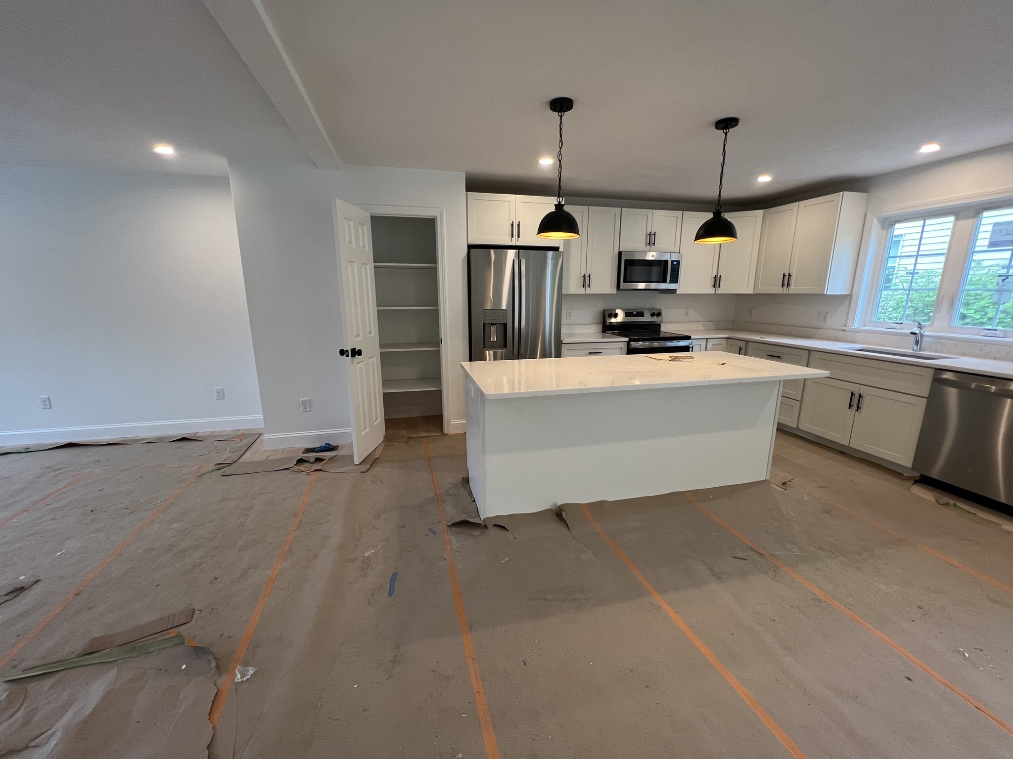 39 Lincoln Street # B Property Photo 2