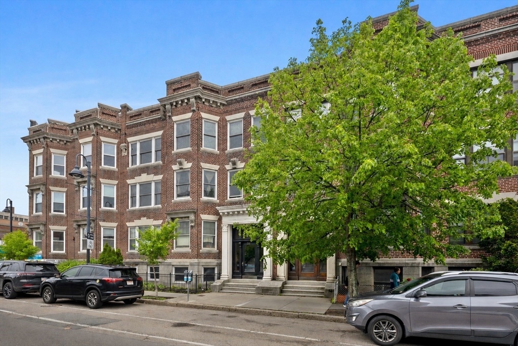 181 Harvard St # 2 Property Photo 1