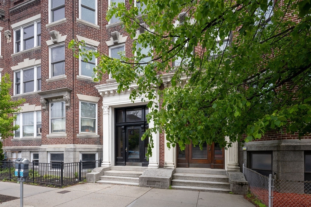181 Harvard St # 2 Property Photo 13