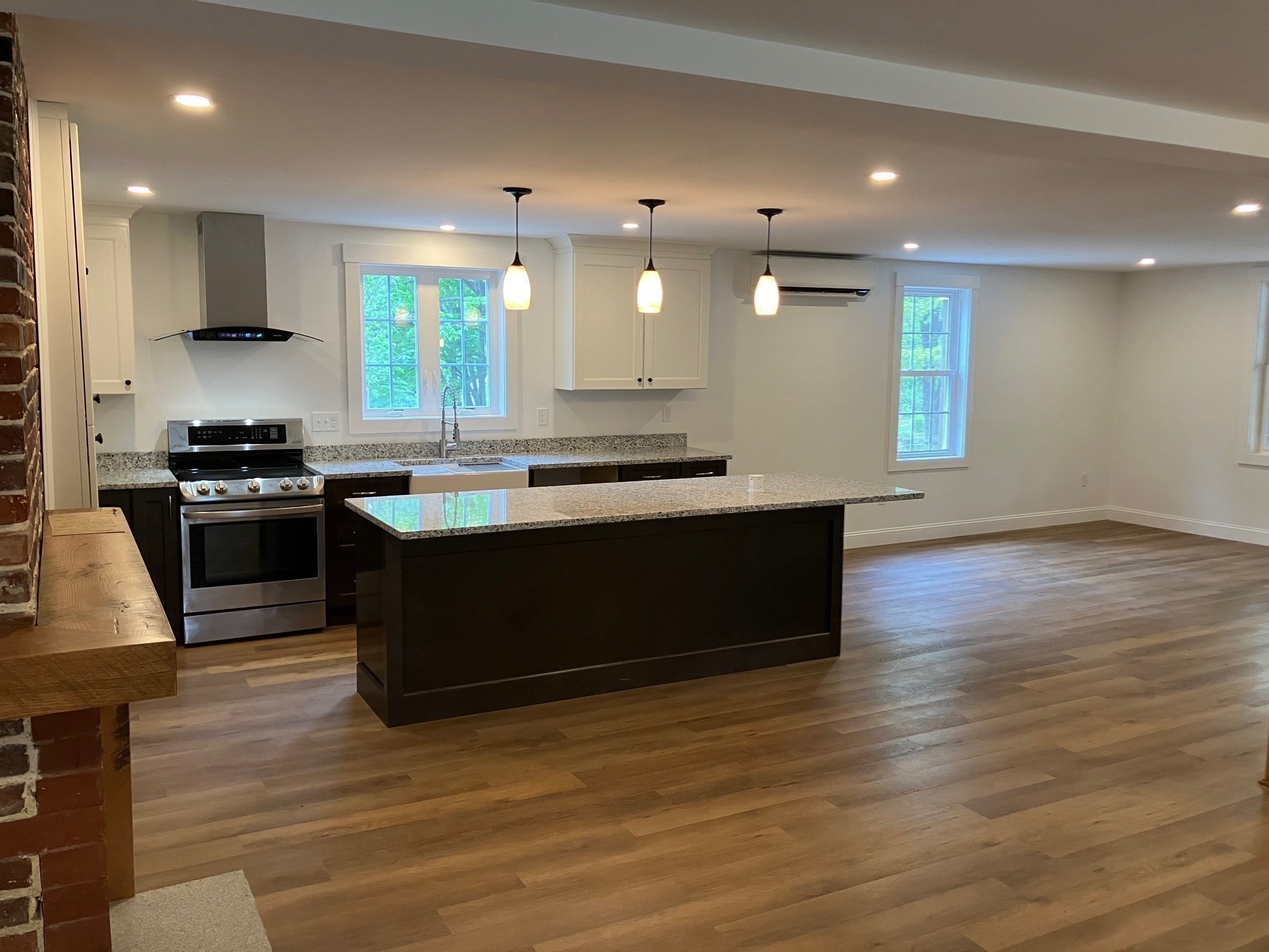 35 West Street Property Photo 8