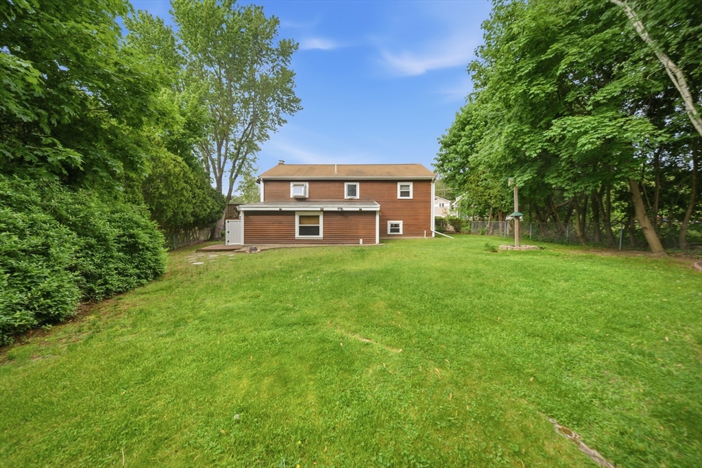 33 Quincy St Property Photo 3