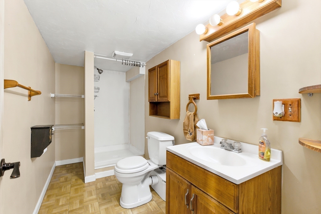 33 Quincy St Property Photo 21