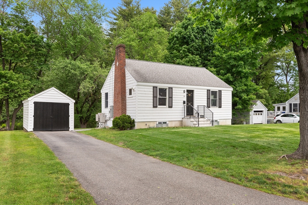 84 Crest Rd