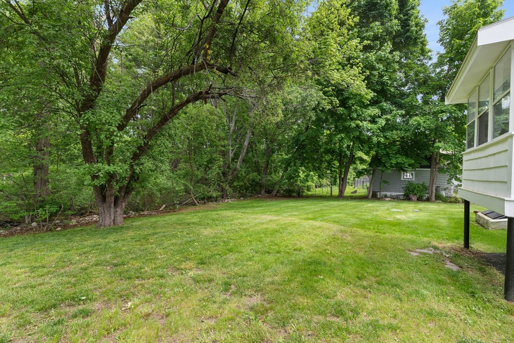 84 Crest Rd Property Photo 6