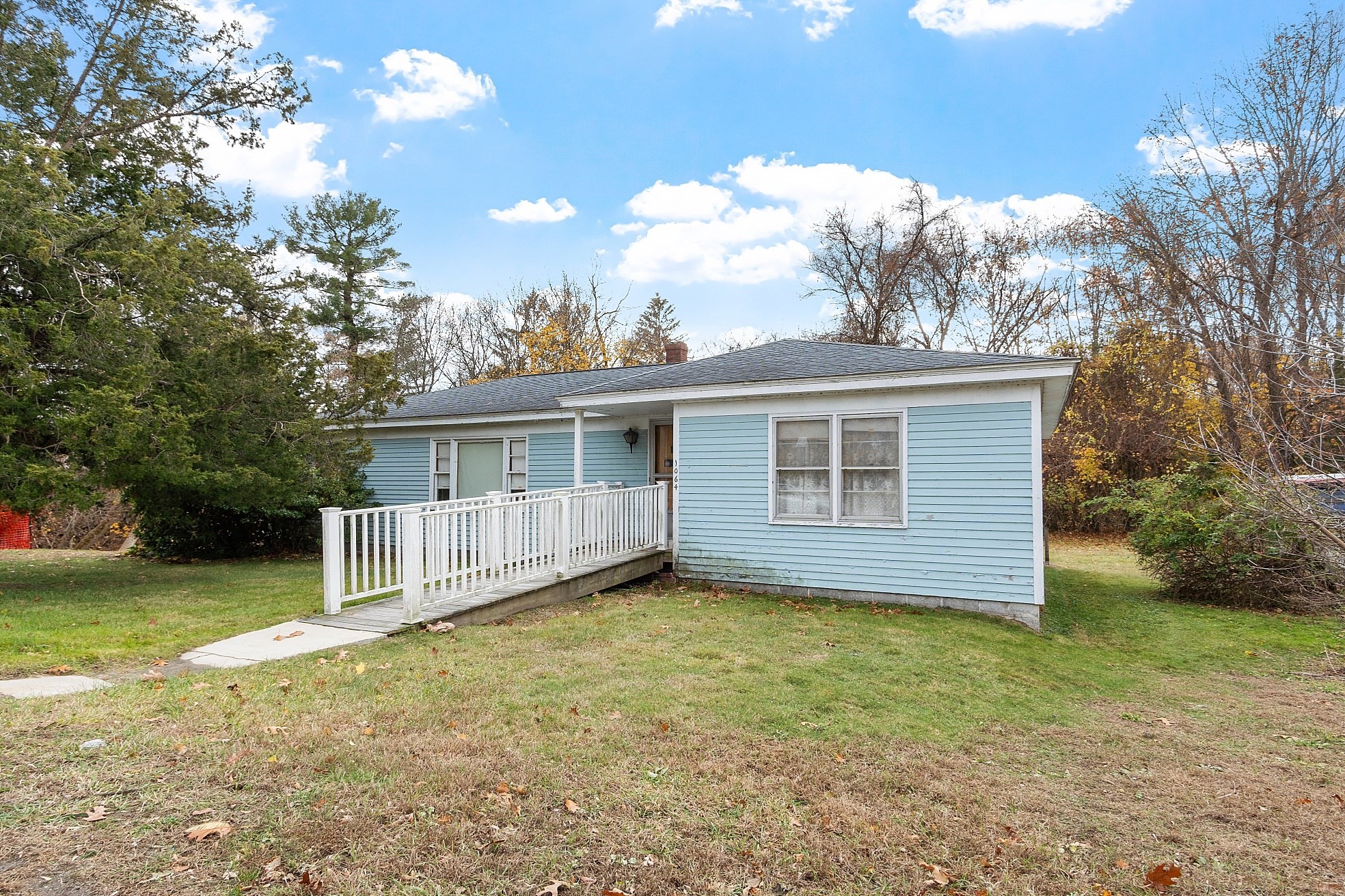 1064 Lakeview Ave Property Photo 2