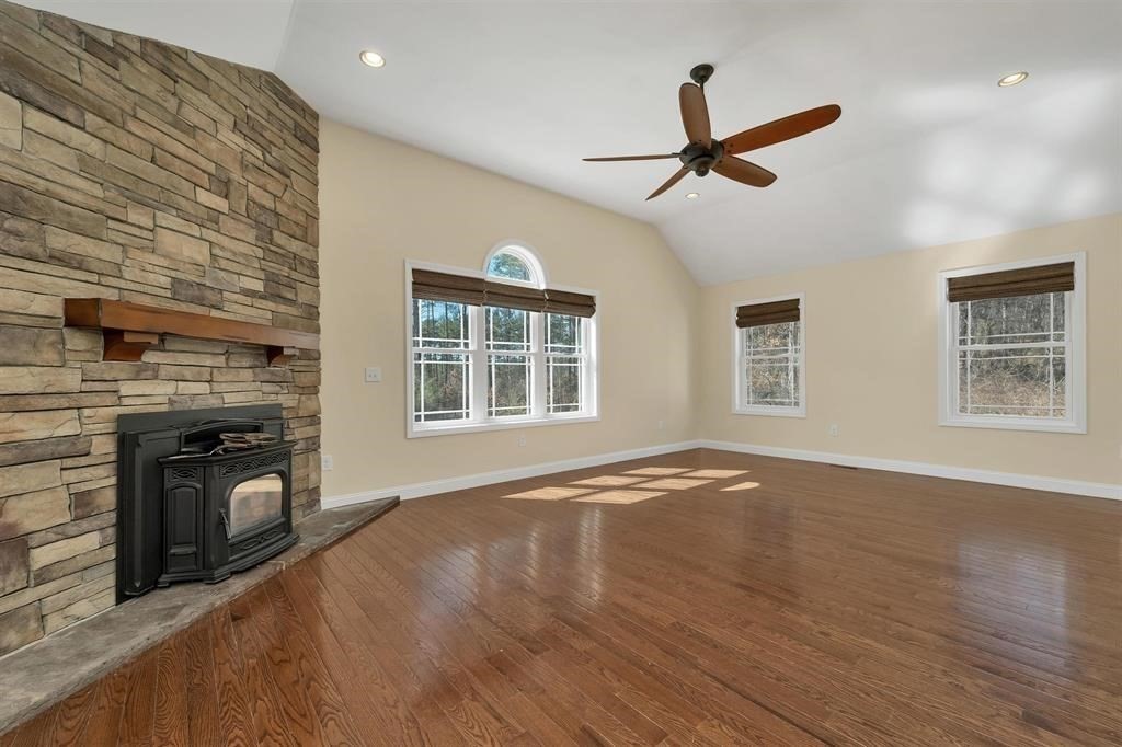 142 Worcester Road Property Photo 3