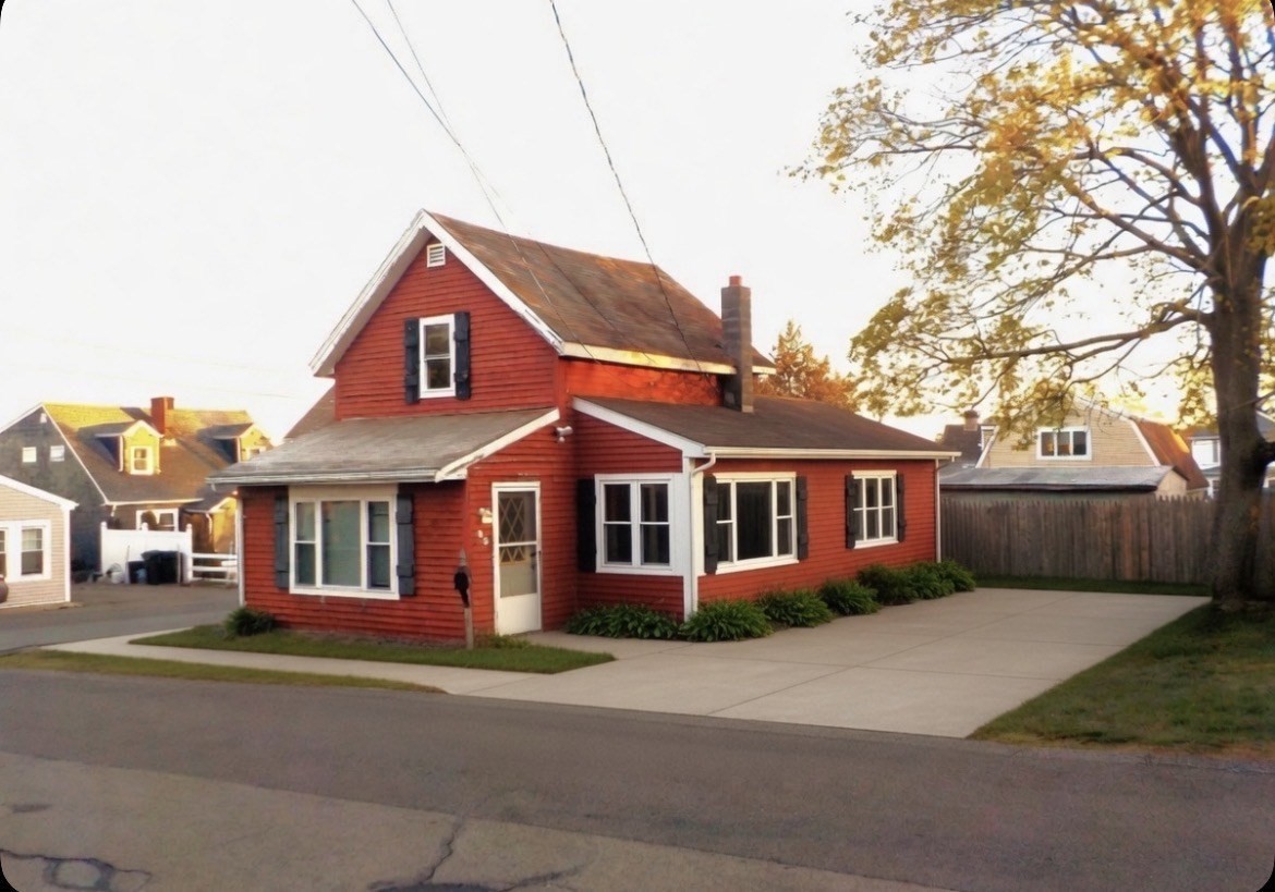 85 Maplewood Ave Property Photo 3