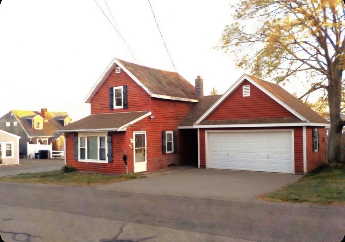 85 Maplewood Ave Property Photo 4