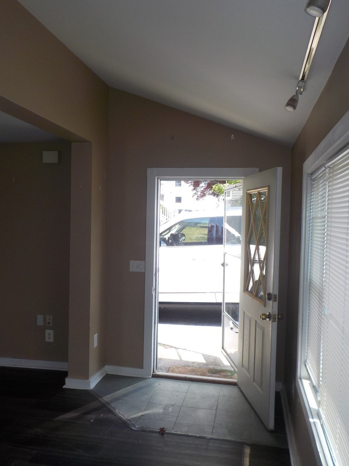 85 Maplewood Ave Property Photo 27