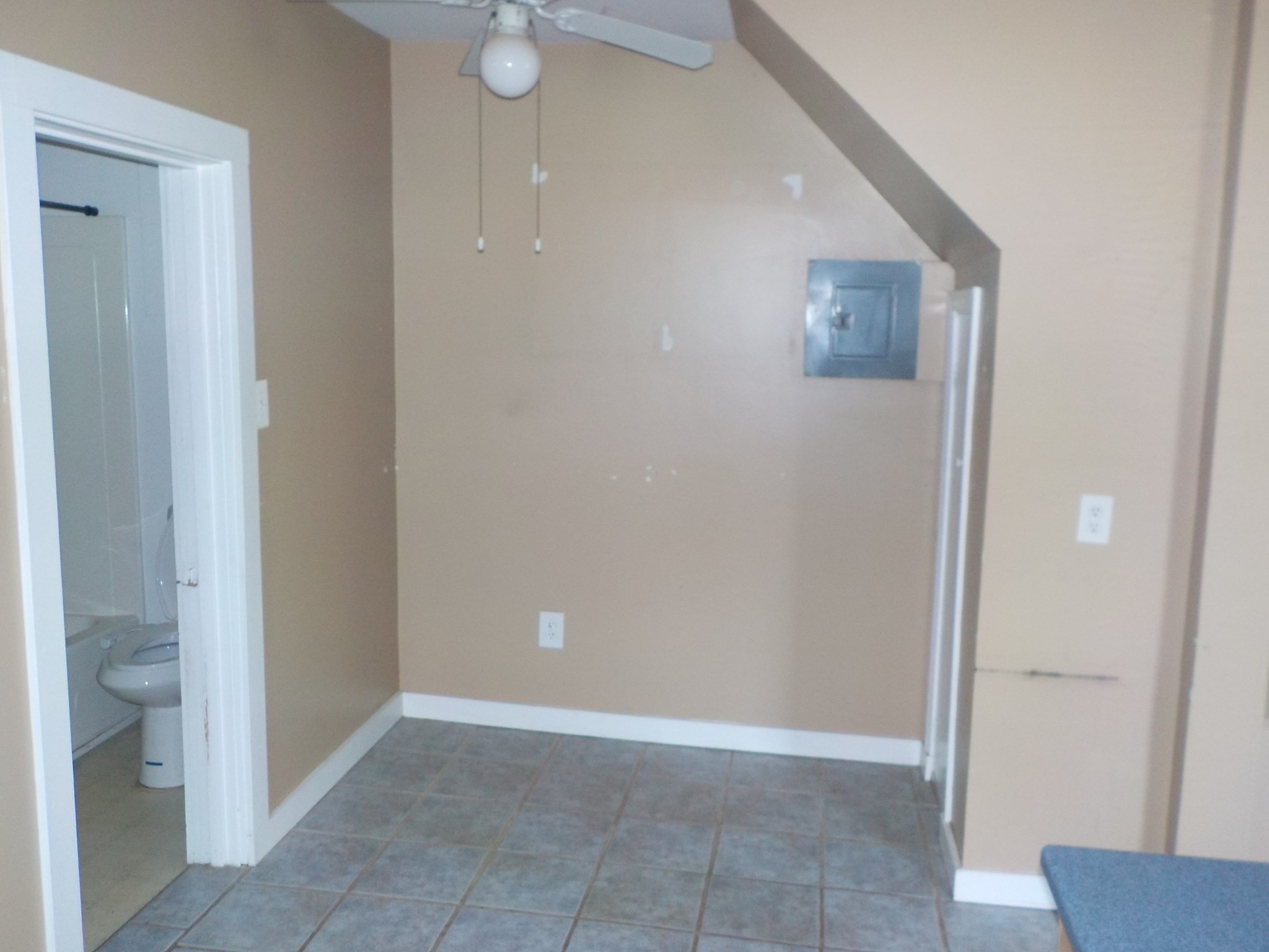 85 Maplewood Ave Property Photo 28