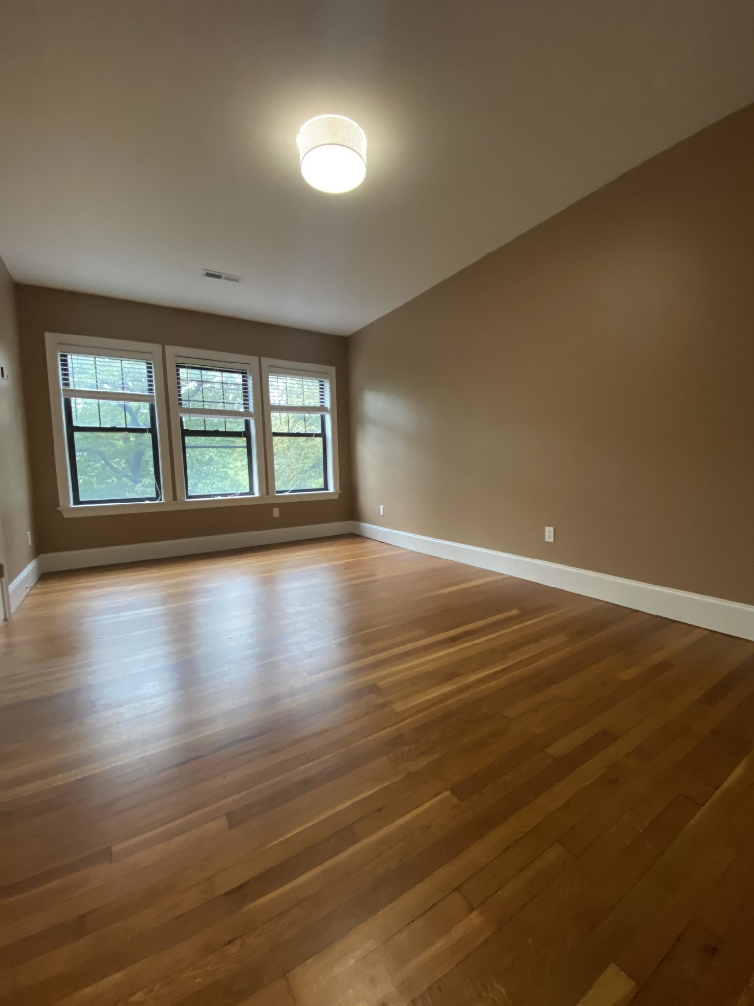 1592 Beacon St # 2a Property Photo 8