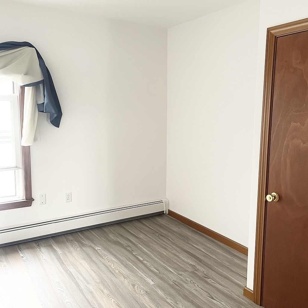 345 Park Ave # 3r Property Photo 4