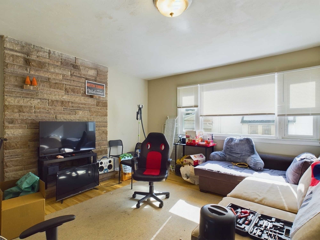 24 Chester # 1a Property Photo 2