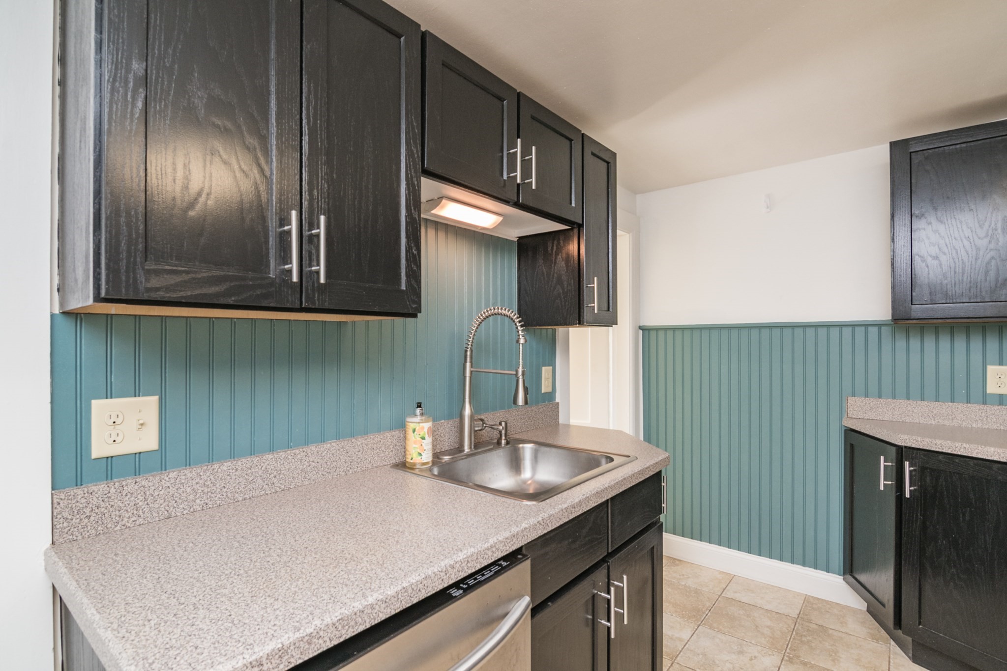 21 Lyman Rd # B Property Photo 8