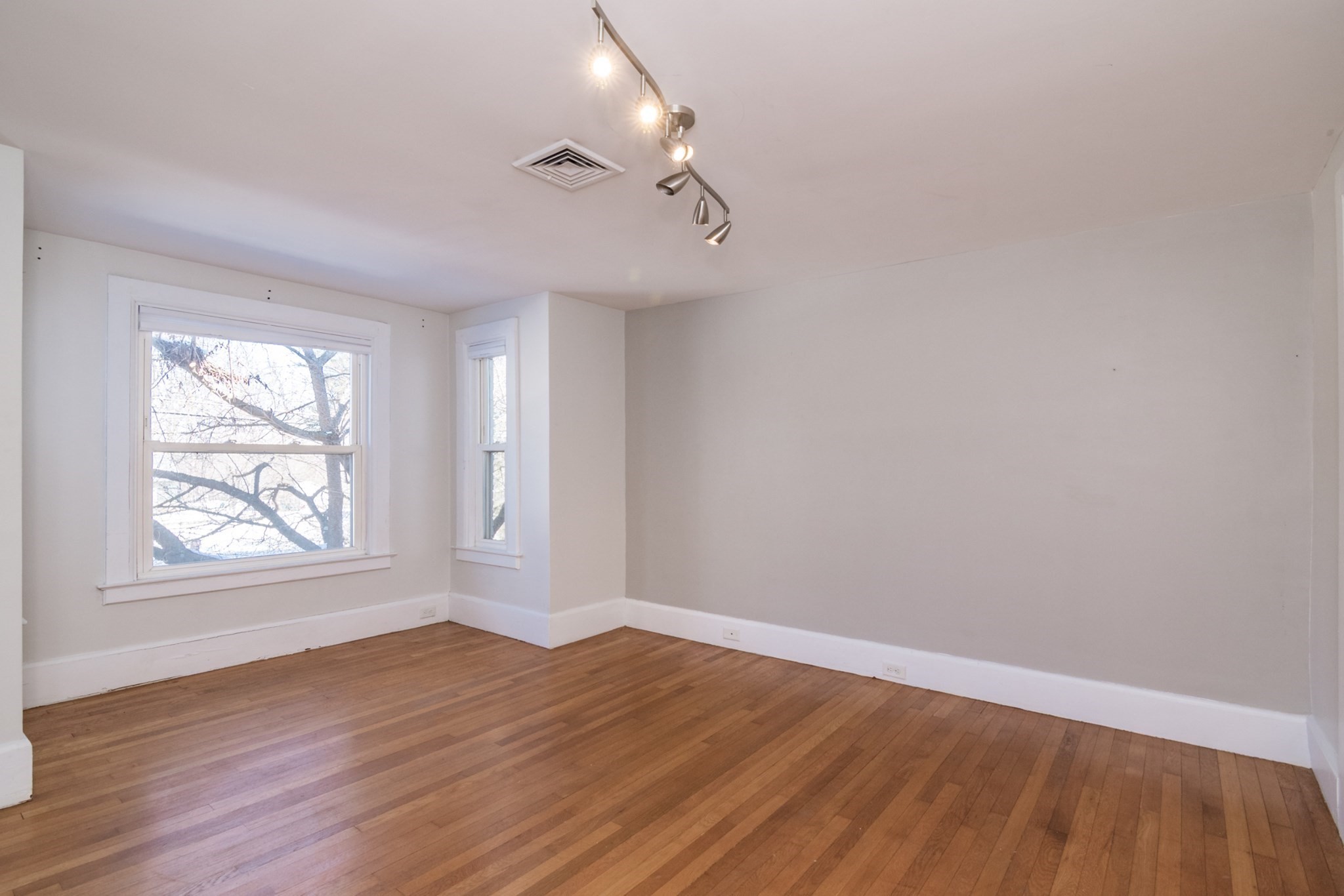 21 Lyman Rd # B Property Photo 9
